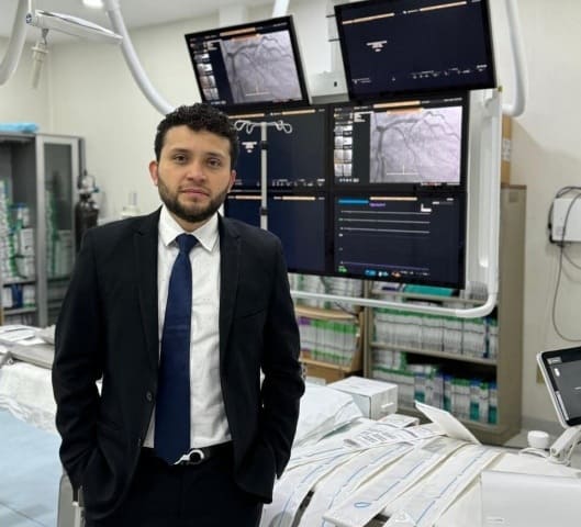 Cateterismo cardíaco con la Dr. Rigoberto Hernandez, Cardiologo